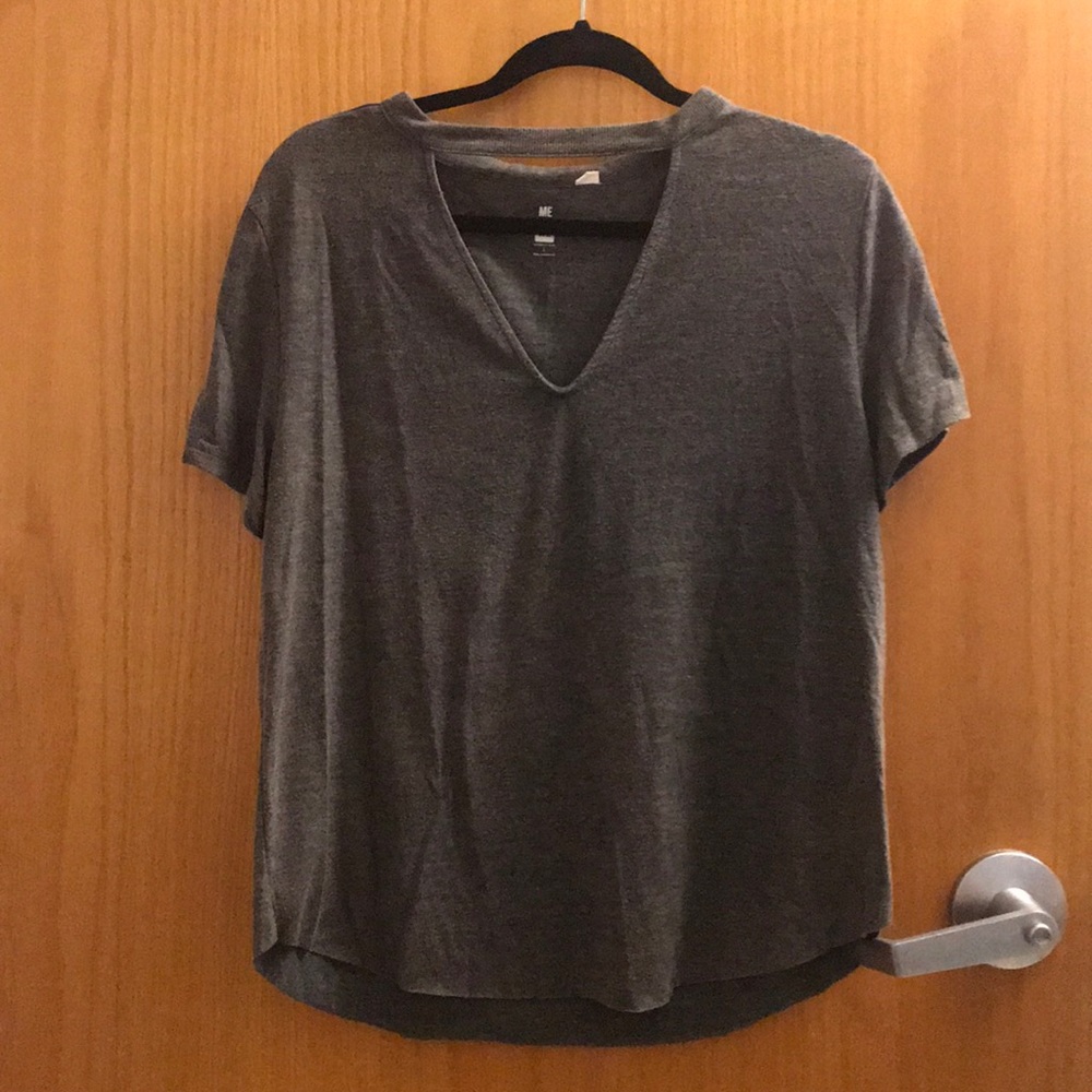 Grey t shirt